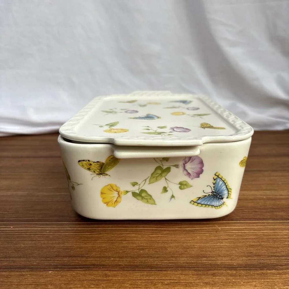 Grace's Pantry Butterfly Floral Porcelain Covered Casserole Baking Dish Lid
